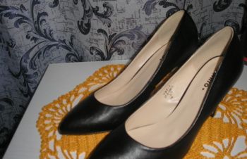 Продам новые туфли женские классика, Харьков