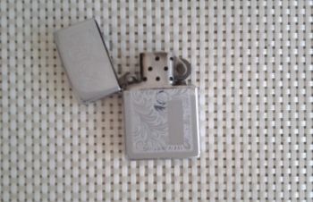 Одесса. Зажигалка Zippo Venetian Chrome 352, серебристый, 5.5 x 3.7 cм