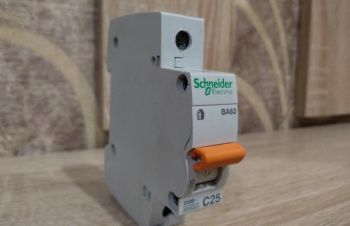 Автоматический выключатель Schneider Electric 25А, Одесса