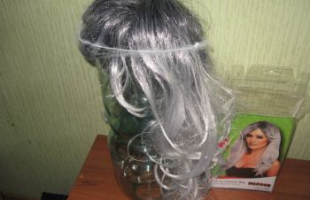 Дамский парик в стиле ужас, Львов