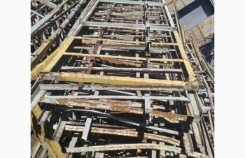 Стеллажи с уголка 35, 10 тон, демонтированы, на складе в г.Киеве