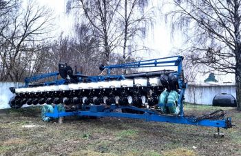 Сеялка точного высева пневматическая KINZE 3600, Сумы