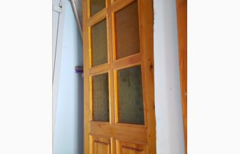 Продам сосновую дверь 1 шт, размеры 2 м на 0.8 м, Киев