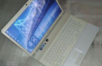 Ноутбук Sony VAIO VPCEJ2M1R White, Киев