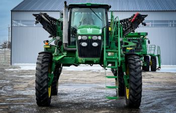 Самохідний обприскувач JOHN DEERE 4830, 2011 року, Киев