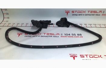 Уплотнитель двери передней левой Tesla model S, model S REST 6009593-00-D 6, Киев