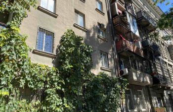 3 к в двух кварталах от Соборной площади в крепком доме, Одесса