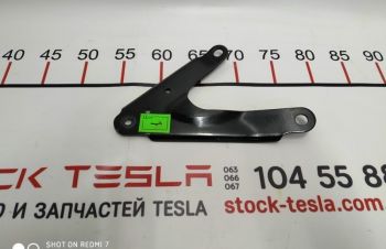 Кронштейн крепления подрамника правый Tesla model S 6008490-00-A 6008490-00, Киев