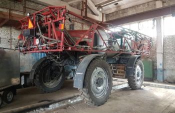 Опрыскиватель самоходный CASE IH 3330, год 2010, наработка 6100, Харьков