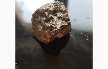 Продам очень необычный осколок, предположительно метеорит, Бровары
