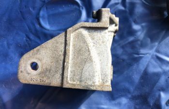 MR567634 Кронштейн акпп Mitsubishi Outlander CU 2.4i RHD 4G69, Киев
