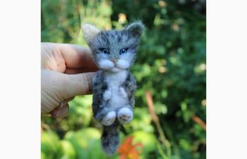 Котик брошь с хвостиком игрушка валяная из шерсти ручной работы интерьерная кошка, Одесса