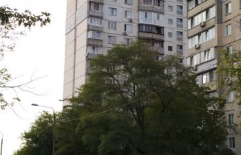 1 кім квартиру на Райдужній в гарному стані довгостроково здам, Киев