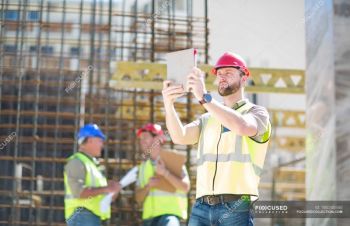 Польская строительная компания примет строителей многих специальностей, Киев